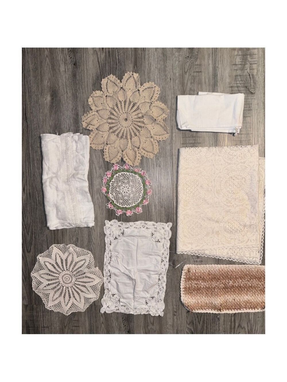 Vintage dollies, eight piece, different sizes, dainty pink old lace - Picture 13 of 13